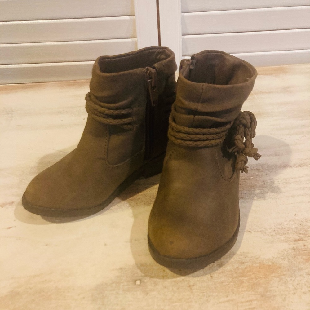 Little girl cowgirl booties, size 7